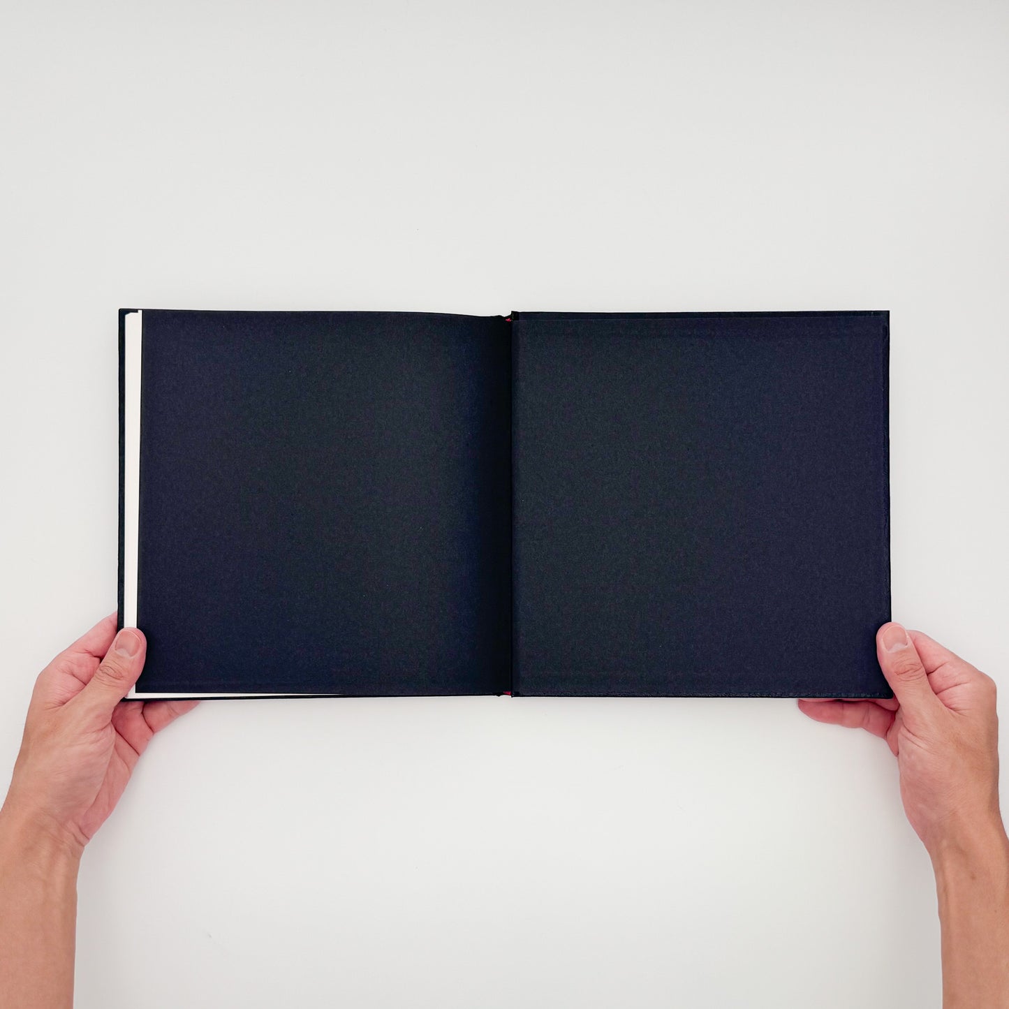 William Eggleston『William Eggleston's Guide』。1969年から1971年にメンフィス周辺で撮影したカラー写真48点を収録した、MoMA刊1976年版の2002年復刻版。