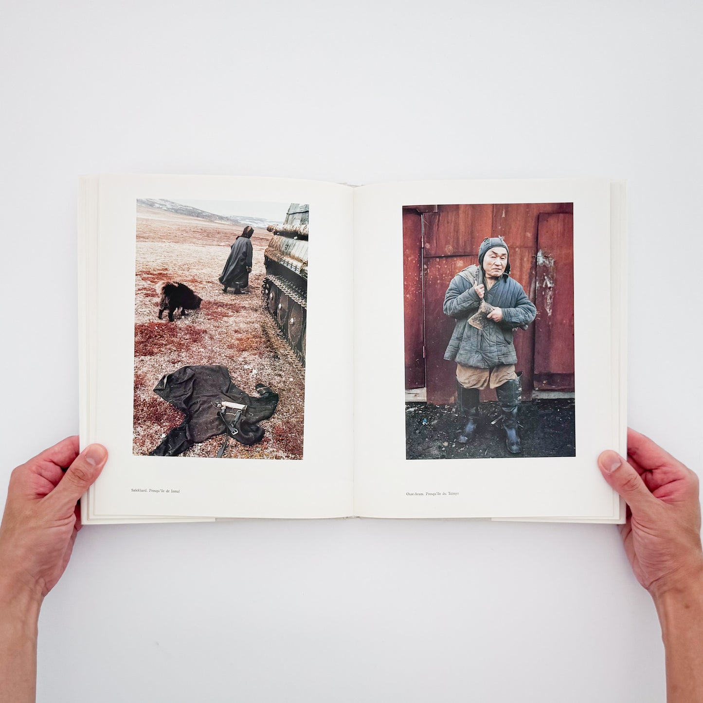 Françoise Huguier / フランソワーズ・ユギエ『En route pour Behring』シベリアを横断し、ベーリング海峡へ向かう旅の風景と人々を記録した写真集。
