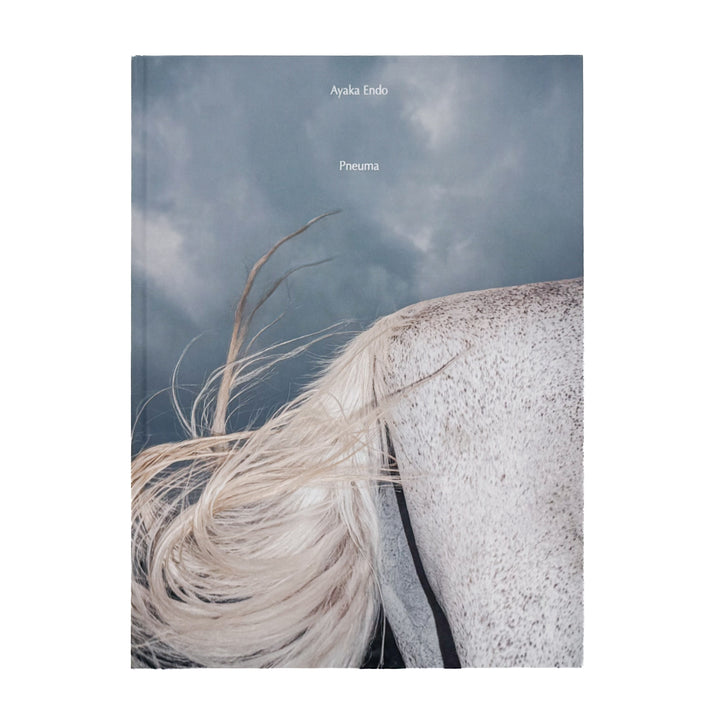 遠藤文香: ENDO Ayaka『Pneuma』roshin books刊行、遠野の馬と風景を撮影したサイン入り写真集