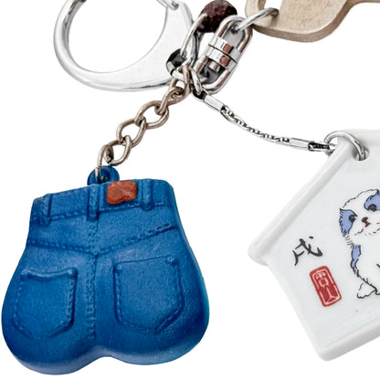 miki yamamoto「キーリング “Good Luck”」 / miki yamamoto Key Ring “Good Luck”　古い鍵や青い鞄、犬が描かれた絵馬のようなパーツを組み合わせた一点もののキーリング作品