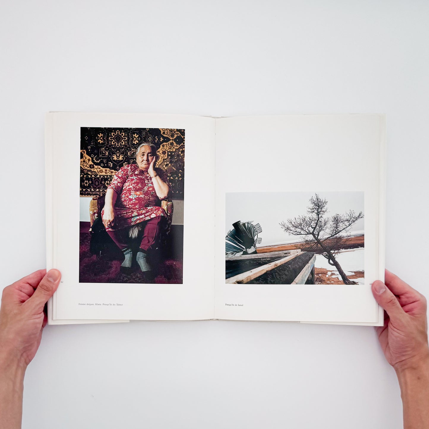 Françoise Huguier / フランソワーズ・ユギエ『En route pour Behring』シベリアを横断し、ベーリング海峡へ向かう旅の風景と人々を記録した写真集。