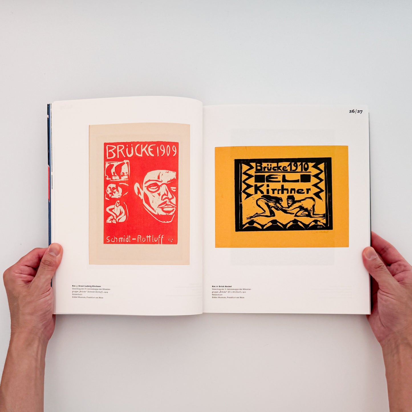 『Geheimnis der Materie: Kirchner, Heckel, Schmidt-Rottluff』Sandstein Verlag刊行、ブリュッケの木版画・木彫と素材としての木に焦点を当てた展覧会図録