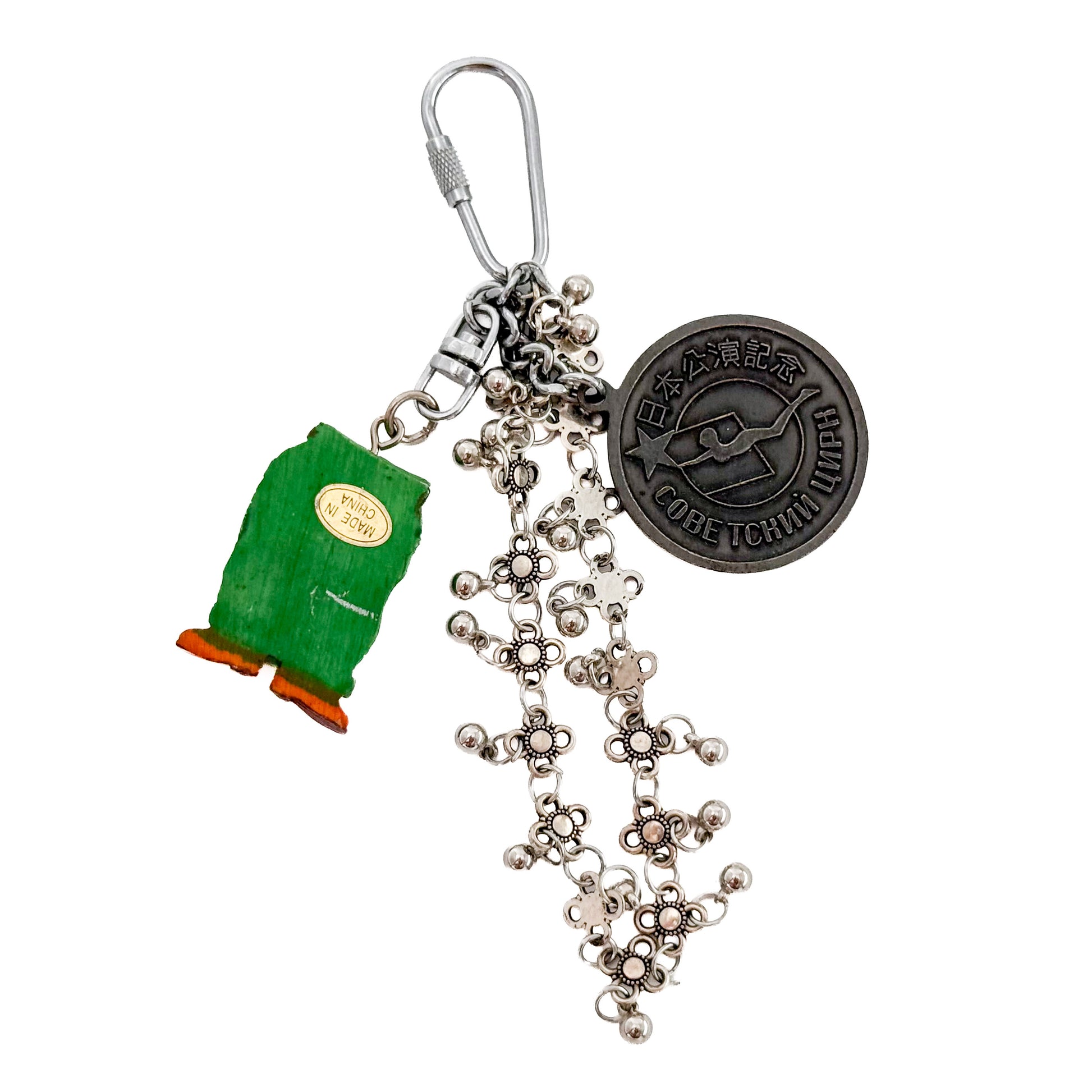 miki yamamoto「キーリング “Green Pants”」 / miki yamamoto Key Ring “Green Pants”　緑色のパンツをはいた人物と金属飾りを組み合わせた一点もののキーリング作品