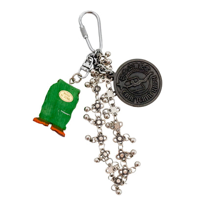 miki yamamoto「キーリング “Green Pants”」 / miki yamamoto Key Ring “Green Pants”　緑色のパンツをはいた人物と金属飾りを組み合わせた一点もののキーリング作品