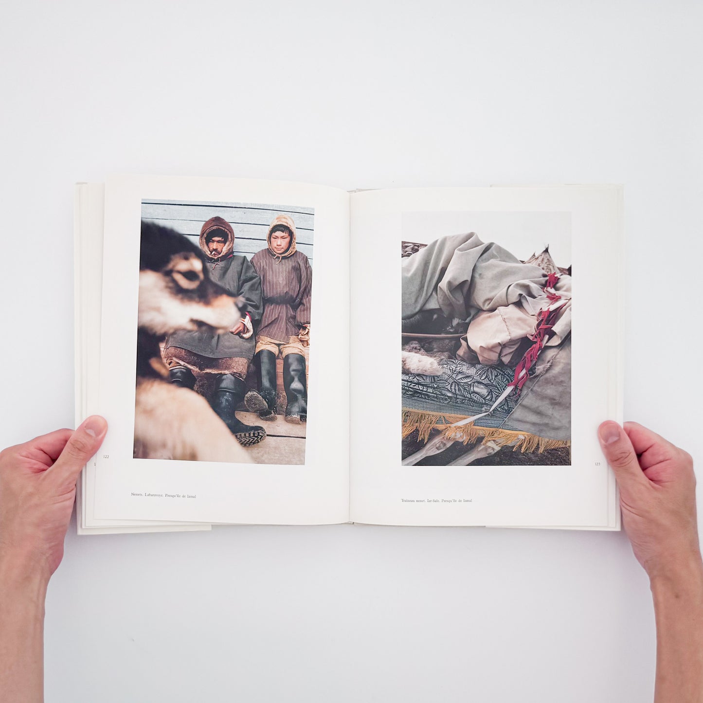 Françoise Huguier / フランソワーズ・ユギエ『En route pour Behring』シベリアを横断し、ベーリング海峡へ向かう旅の風景と人々を記録した写真集。