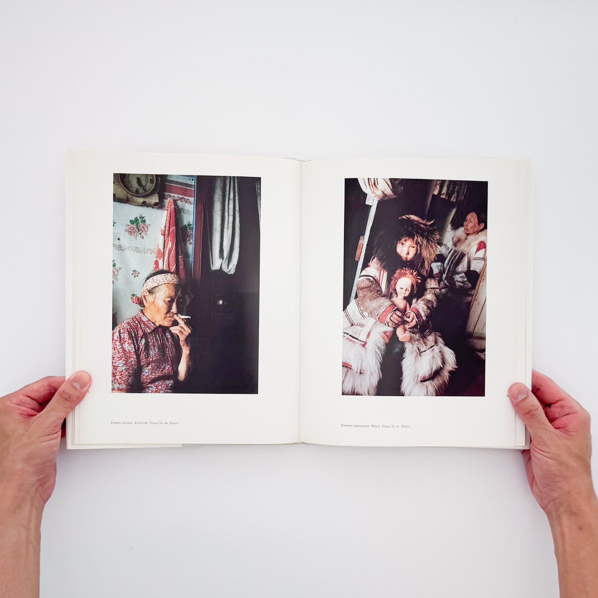 Françoise Huguier / フランソワーズ・ユギエ『En route pour Behring』シベリアを横断し、ベーリング海峡へ向かう旅の風景と人々を記録した写真集。