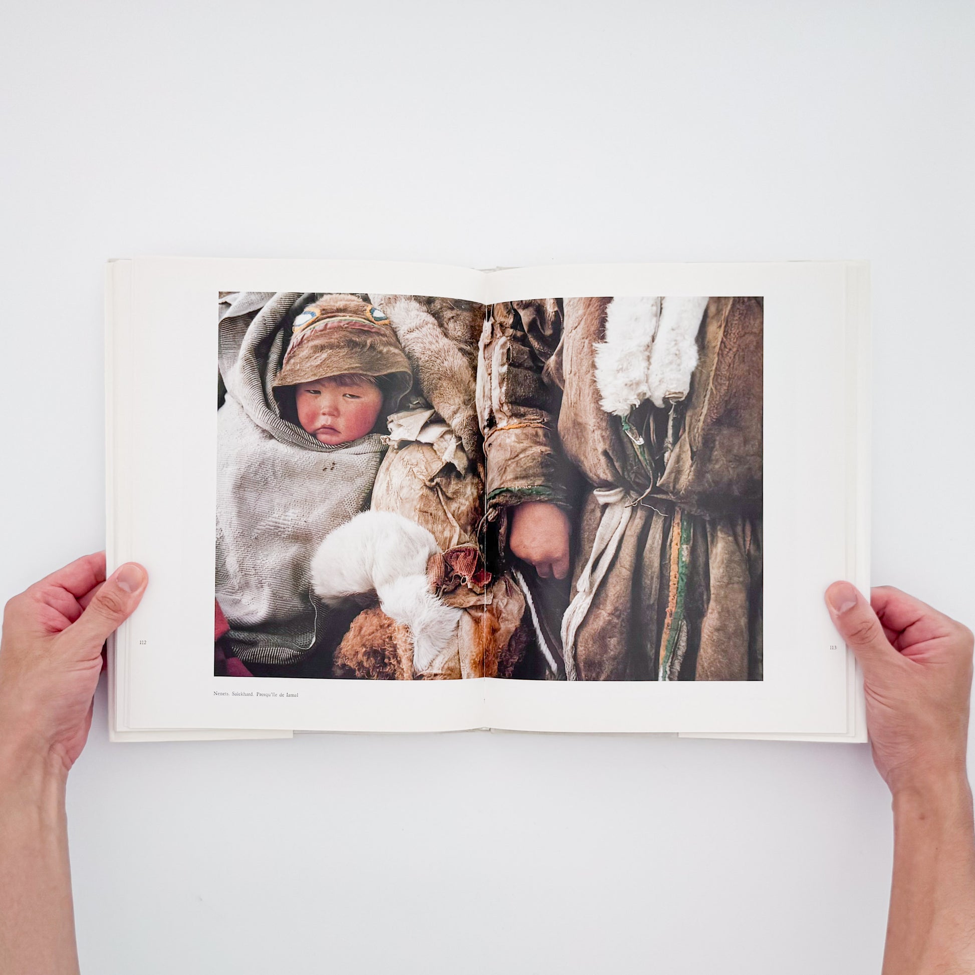 Françoise Huguier / フランソワーズ・ユギエ『En route pour Behring』シベリアを横断し、ベーリング海峡へ向かう旅の風景と人々を記録した写真集。