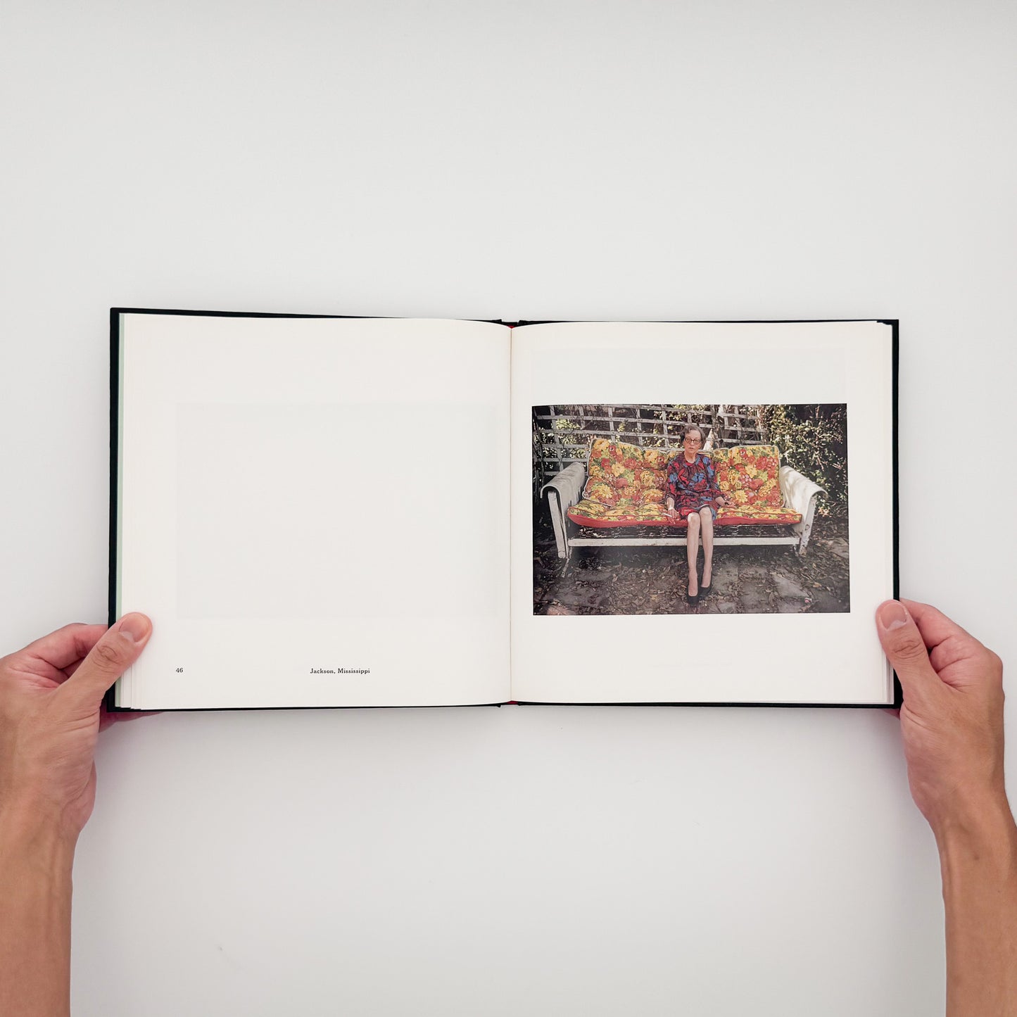 William Eggleston『William Eggleston's Guide』。1969年から1971年にメンフィス周辺で撮影したカラー写真48点を収録した、MoMA刊1976年版の2002年復刻版。