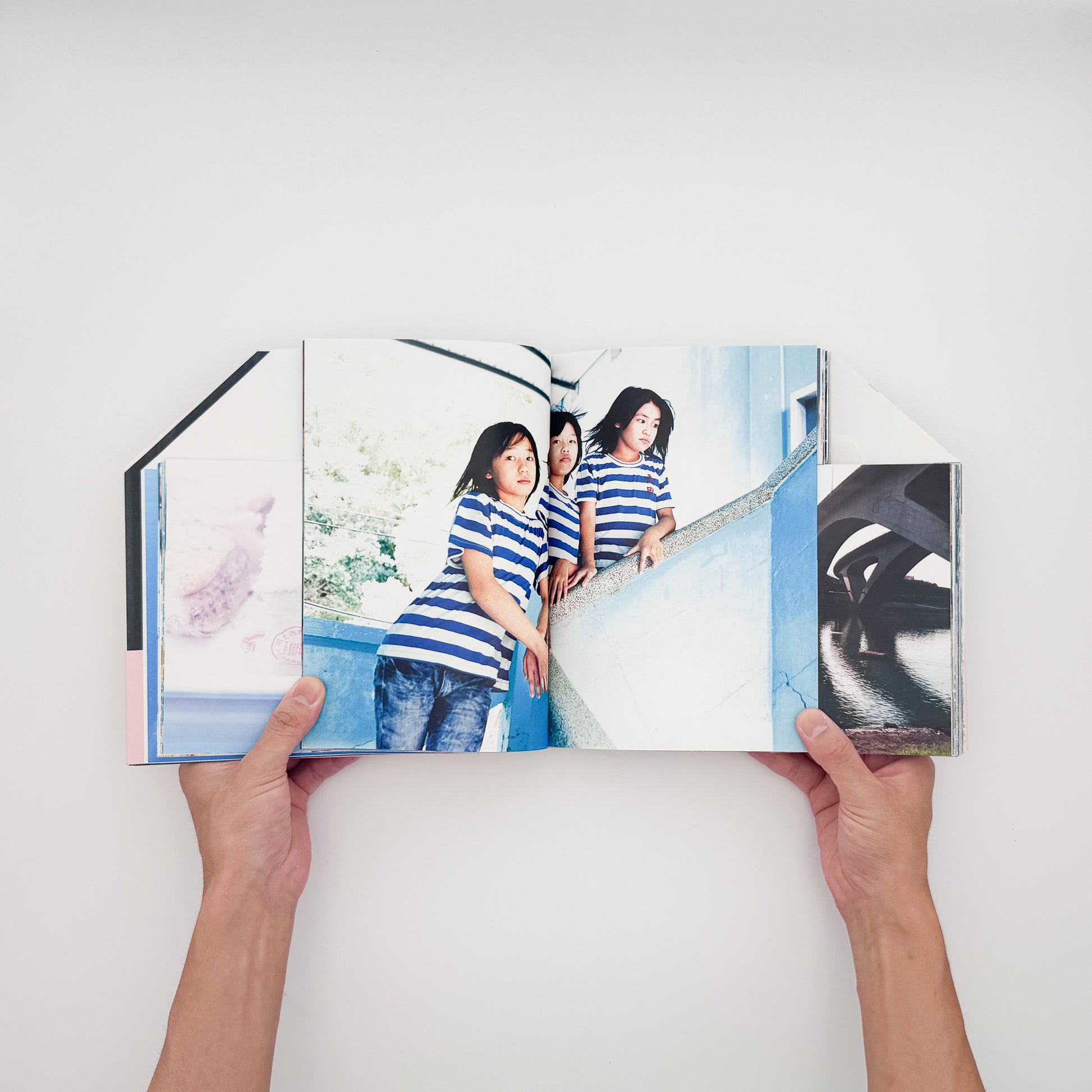 川島小鳥『明星』。2011年から3年間、30回以上台湾を訪れて撮影した写真を収録し、第40回木村伊兵衛写真賞を受賞した2014年ナナロク社刊の写真集。