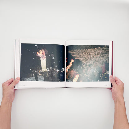 KAI Keijiro / 甲斐啓二郎『骨の髄 / Down to the Bone』世界各地の格闘的な祭事を撮影した2020年新宿書房刊、第20回さがみはら写真賞受賞作。著者