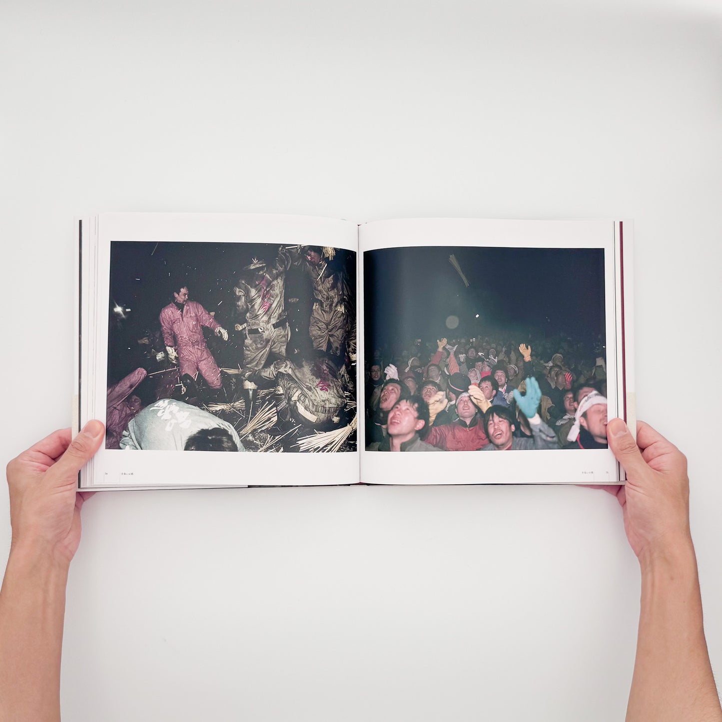 KAI Keijiro / 甲斐啓二郎『骨の髄 / Down to the Bone』世界各地の格闘的な祭事を撮影した2020年新宿書房刊、第20回さがみはら写真賞受賞作。著者