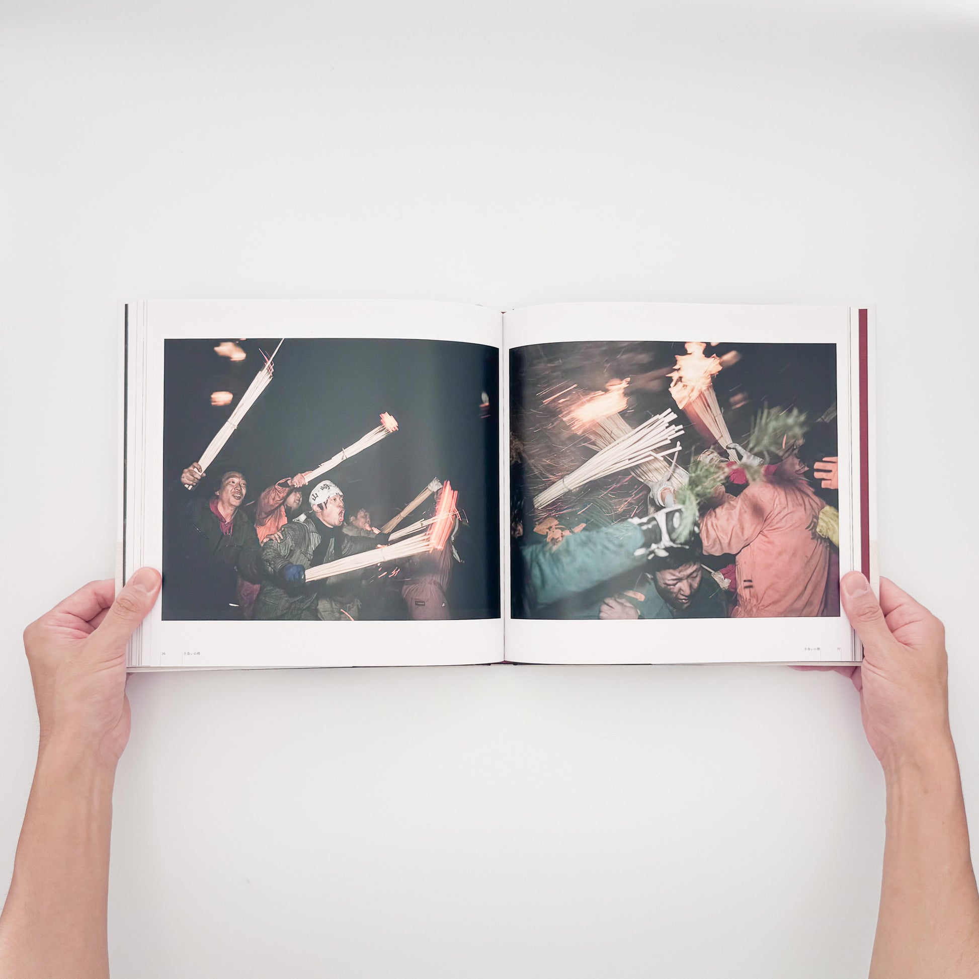 KAI Keijiro / 甲斐啓二郎『骨の髄 / Down to the Bone』世界各地の格闘的な祭事を撮影した2020年新宿書房刊、第20回さがみはら写真賞受賞作。著者
