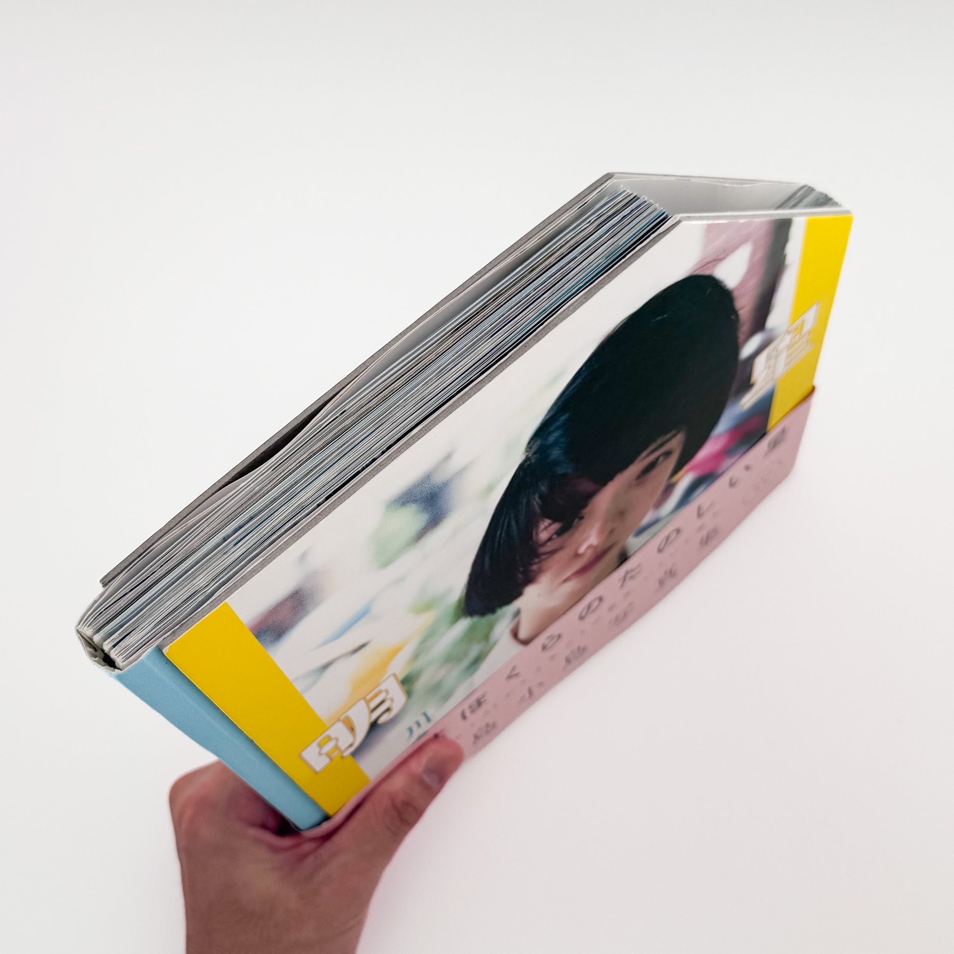 川島小鳥『明星』。2011年から3年間、30回以上台湾を訪れて撮影した写真を収録し、第40回木村伊兵衛写真賞を受賞した2014年ナナロク社刊の写真集。