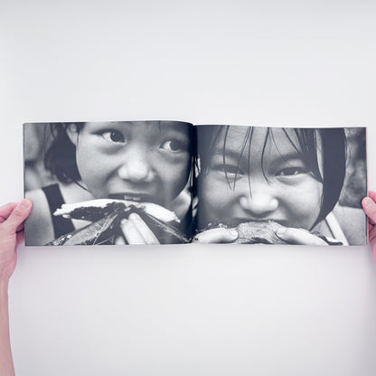 管洋志『友達たち 母と子の自然教室20年』。自然の中で過ごす母子の姿と「母と子の自然教室」の20年を記録した、平凡社1993年刊の写真集。