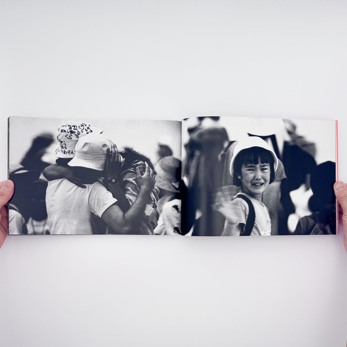 管洋志『友達たち 母と子の自然教室20年』。自然の中で過ごす母子の姿と「母と子の自然教室」の20年を記録した、平凡社1993年刊の写真集。