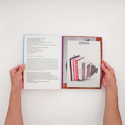 Bruno Ceschel（ブルーノ・ケシェル）『Self Publish, Be Happy: A DIY Photobook Manual and Manifesto』。自主出版写真集の実例と制作方法を収録した2015年刊の書籍。