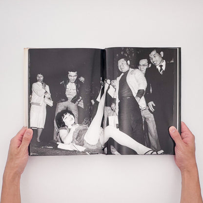 内藤正敏『東京―都市の闇を幻視する― TOKYO 1970–1985』。1970年から1985年の東京を撮影し、都市の闇と江戸の記憶を探った1985年刊の写真集。