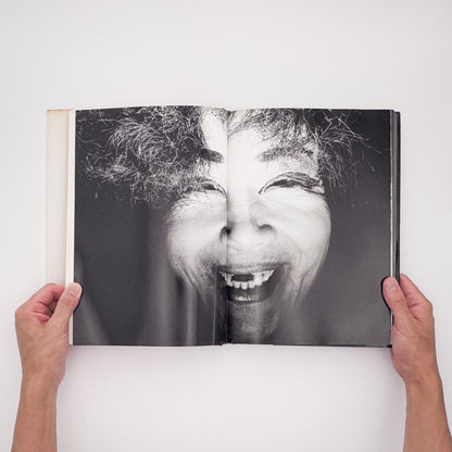 内藤正敏『東京―都市の闇を幻視する― TOKYO 1970–1985』。1970年から1985年の東京を撮影し、都市の闇と江戸の記憶を探った1985年刊の写真集。