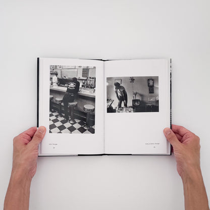 Danny Lyon『The Bikeriders』。1963年から1967年にかけてシカゴ周辺のバイカーたちを記録した、1968年初版を再現する2014年Aperture刊の写真集。