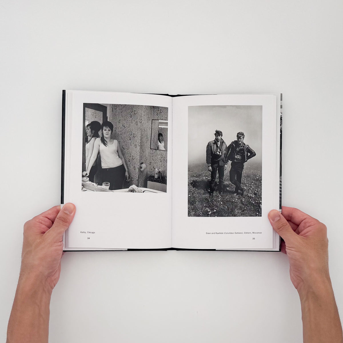 Danny Lyon『The Bikeriders』。1963年から1967年にかけてシカゴ周辺のバイカーたちを記録した、1968年初版を再現する2014年Aperture刊の写真集。