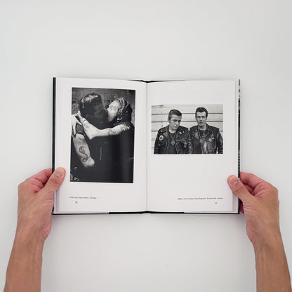 Danny Lyon『The Bikeriders』。1963年から1967年にかけてシカゴ周辺のバイカーたちを記録した、1968年初版を再現する2014年Aperture刊の写真集。