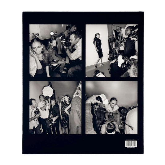 Lee Friedlander『DRESSING UP FASHION WEEK NYC』。2006年のニューヨーク・ファッション・ウィークの舞台裏で、モデルやスタッフの仕事を撮影した2015年刊の写真集。
