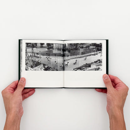西野壮平『SHORT STORIES: Amsterdam』。2014年撮影の《Diorama Map》からアムステルダムの都市風景と細部を再構成した、2026年Migo刊の写真集。巻末にコラージュ作品全体図の折り込み付き。