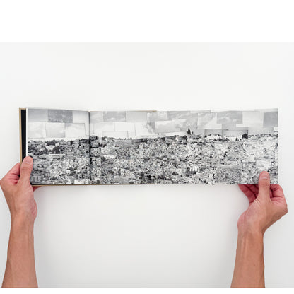 野壮平『SHORT STORIES: Jerusalem』。2012年撮影の《Diorama Map》からエルサレムの都市風景と細部を再構成した、2026年Migo刊の写真集。宗教や文化、旅の記憶をめぐる文章を収録したハードカバー、64頁。