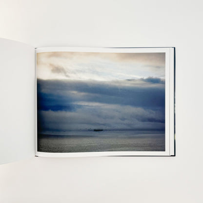 （英文）リチャード・ミズラック　カーゴ　Richard Misrach: Cargo - Aperture - 文福